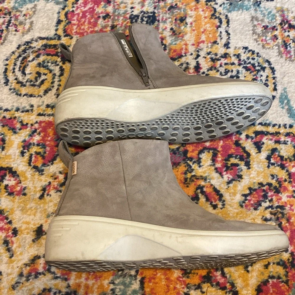 Women’s ECCO Light Gray Boots Zip Side Size 10 - 10.5 Leather - Picture 7 of 11